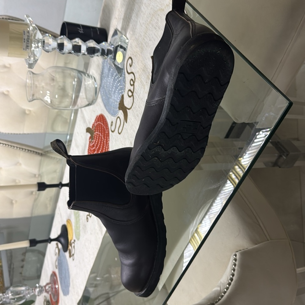 Redwing chelsea boots size 8 men lightly used still in very good condition offer - Picture 3 of 5